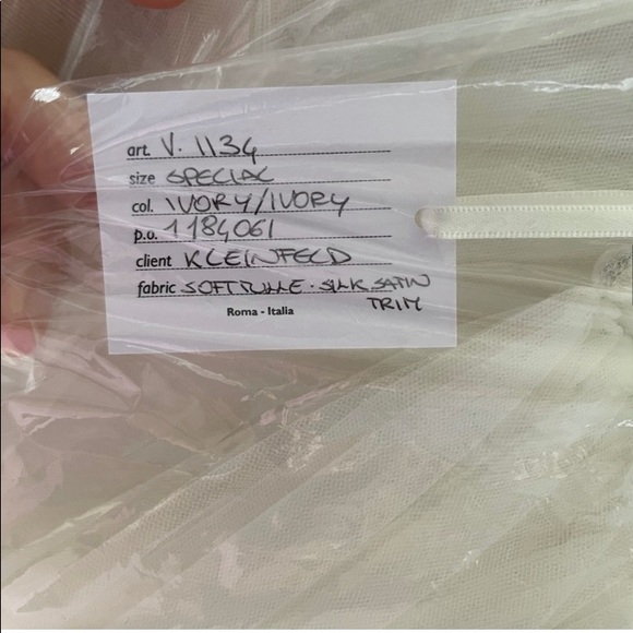 SOLD! Pnina Tornai Wedding Gown & Veil NWT Style 4019 - Picture 11 of 17